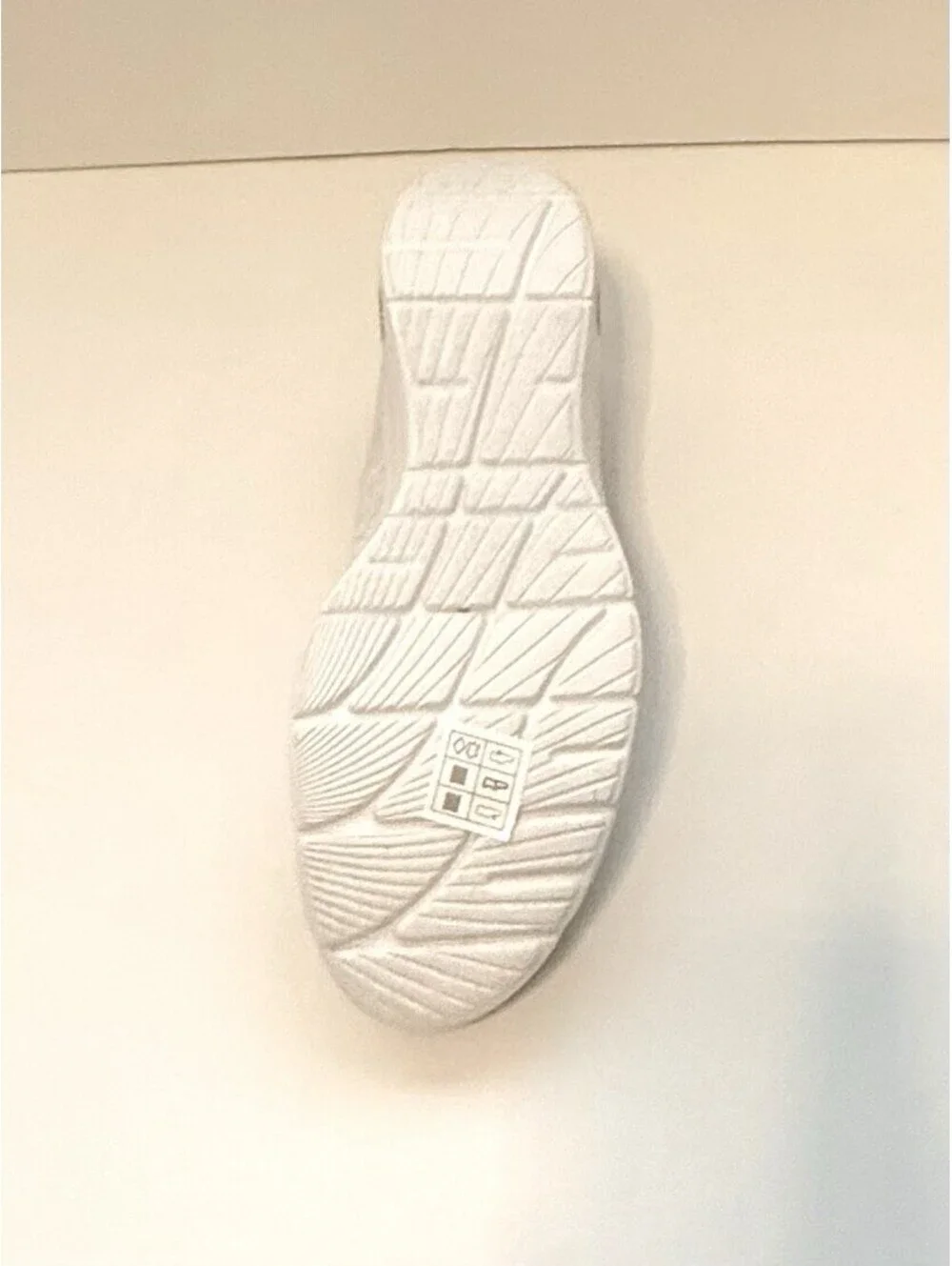 Skechers Relaxed Fit Air Cooled Memory Foam White Multi Shoes Women’s 6.5